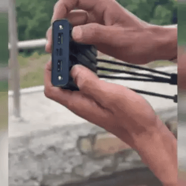 Cargador Solar Portátil 20,000mAh – 5 Puertos y Linterna LED